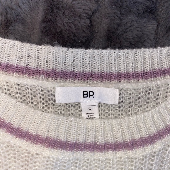 Sweater - Picture 2 of 3